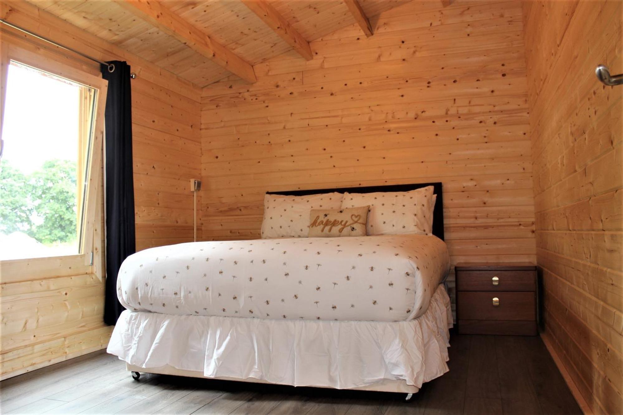 Stunning 5-Bed Cabin In Ashton Under Hill Evesham Buitenkant foto