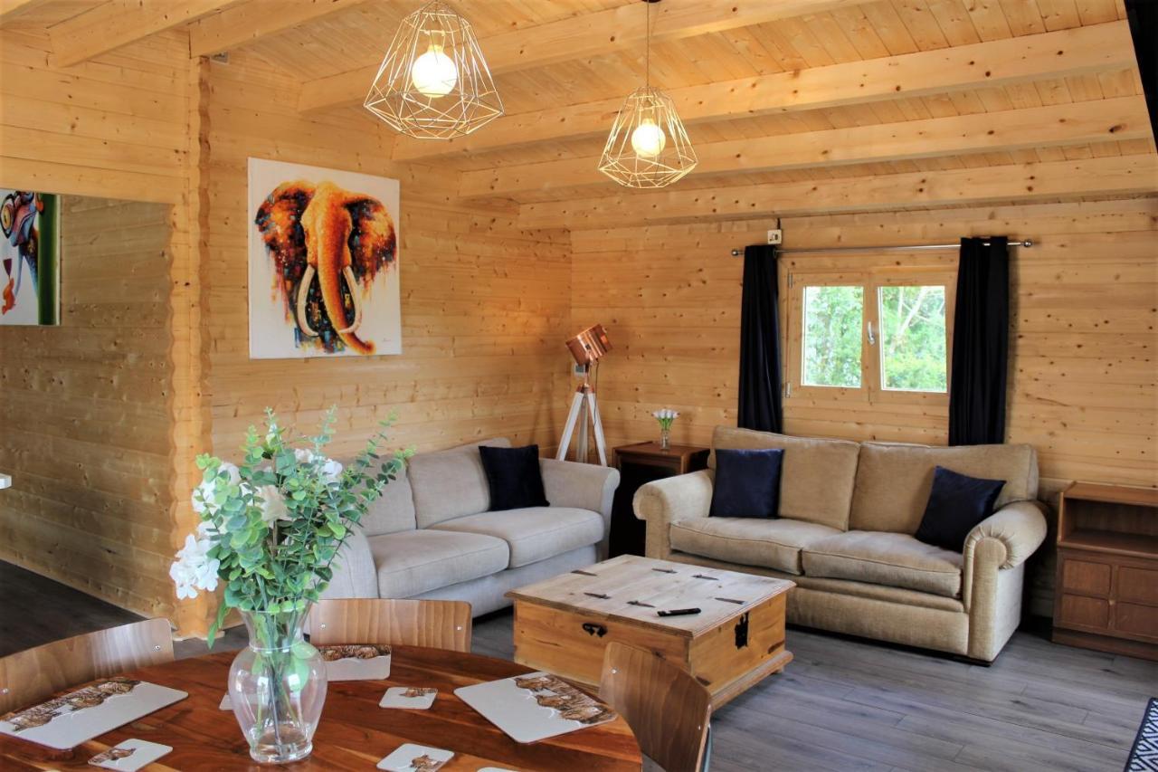 Stunning 5-Bed Cabin In Ashton Under Hill Evesham Buitenkant foto